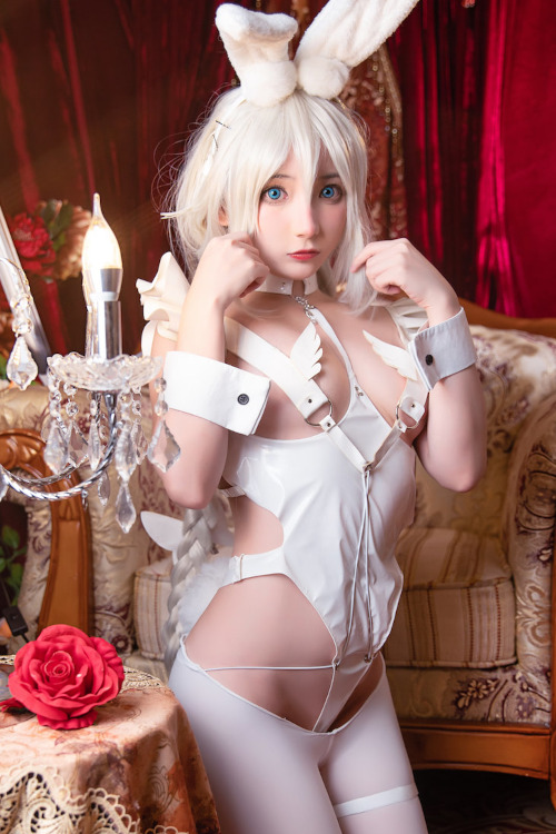 Read more about the article 是三不是世w Cosplay 恶毒白兔 White Rabbit