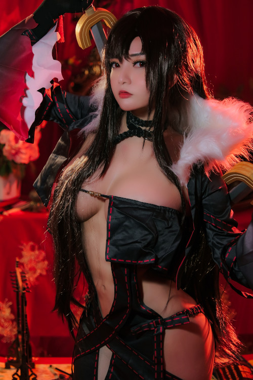 Read more about the article Potato Godzilla ポテトゴジラ Cosplay 虞美人 Yu Mei-ren